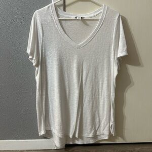 athleta breezy scoop v tee